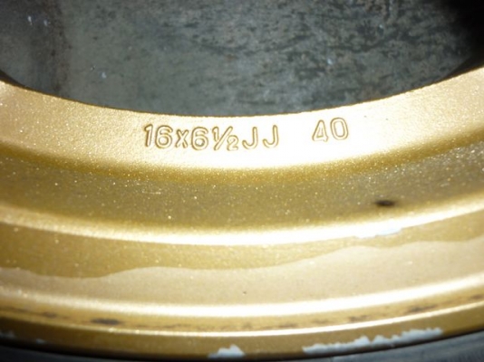 แม็กขอบ 16 นิ้ว พร้อมยาง 5 รู ใส่กะบะ หรือรถตู้ ได้เลยครับ แม็กขอบ 16 นิ้ว พร้อมยาง 5 รู ใส่กะบะ หรือรถตู้ ได้เลยครับ