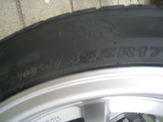 ขายล้อแม็ก CE28N 17"x7" 4/100 et40 +ยาง ปี12  (081-3747940)