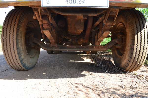 ขายด่วนISUZU สิบล้อหัวยาวท้ายลาดบรรทุกแบคโฮ เล่มทะเบียนพร้อมโอน สนใจติดต่อ 0847154322 คุณวิเชียร