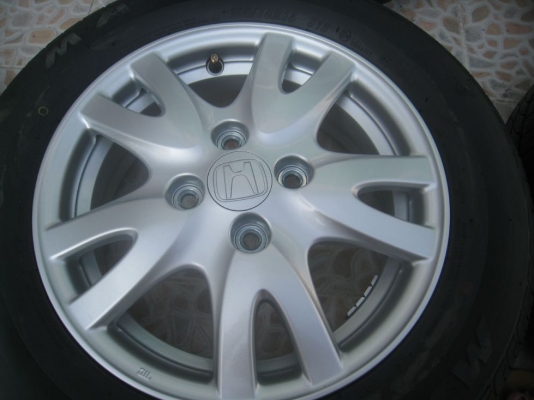 ขายล้อแม็กเดิม Honda brio 14 นิ้ว 4/100 +ยางปี 12 (081-3747940)
