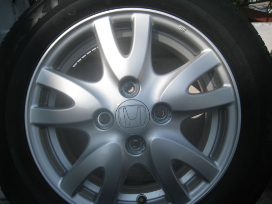 ขายล้อแม็กเดิม Honda brio 14 นิ้ว 4/100 +ยางปี 12 (081-3747940)