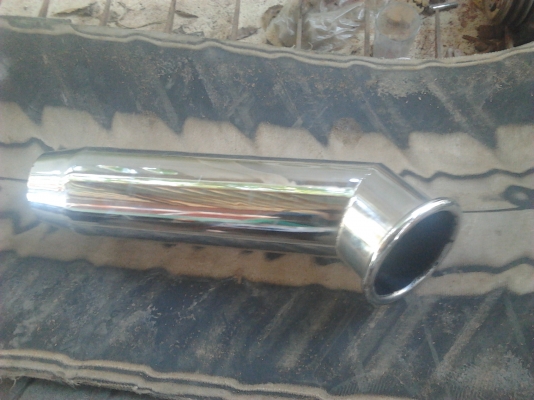 ปลายท่อรถบรรทุกครับ