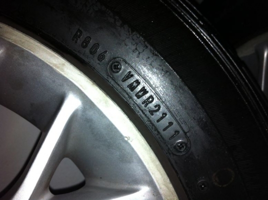 ขายล้อเดิม nissan sunny 14 นิ้ว 4/100 +ยาง (087-6918377)