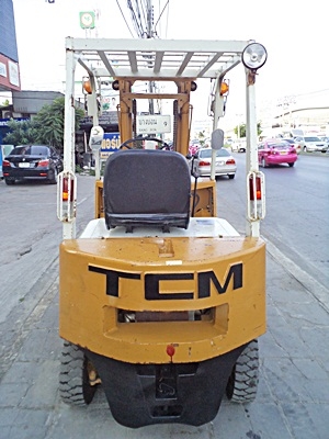 ขายรถยกTCM 1.5 ตัน รุ่น15 (รถสวย)  เครื่องเบนซิน กระบอกคุ่ เสาสูง 3 เมตร  พวงมาลัยเพาเว่อร์  สีเดิมจากนอก นำเข้าจากญี่ปุ่น ใช้งานได้ทันที