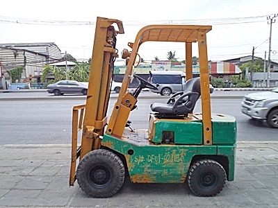 ขายรถยกนิสสัน 1.5 ตัน  เครื่องดีเซล เกี่ยร์ออโต้ กระบอกคู่ เสาสูง 3 เมตร  พวงมาลัยเพาเว่อร์  สีเดิมจากนอก นำเข้าจากญี่ปุ่น ใช้งานได้ทันที