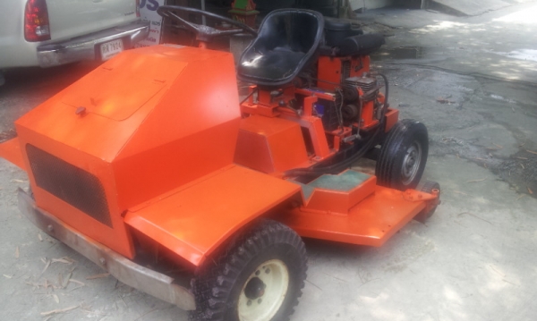 รถตัดหญ้านั่งขับมือสองจากญี่ปุ่น สภาพสวย  tel  0812746170