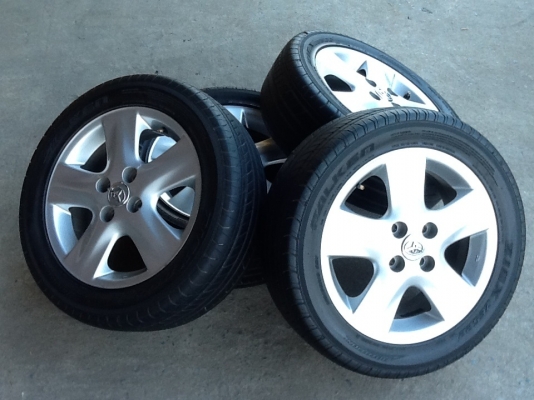 ขายแม็กเดิม15" toyota 4รู100 พร้อมยาง195/55/15 ปี10