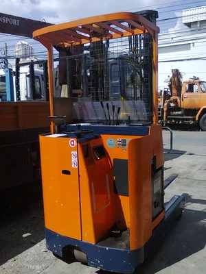 ขายโฟร์คลิฟท์ไฟฟ้า komatsu สวยๆ พร้อมตู้ชาร์ต