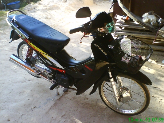 ขายเวฟ 110ตัวเก่า พร้อมเอกสารครบหมด รถเดิมๆราคา 16000 สนจัยโทร 0811838806