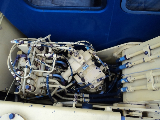 ขายด่วน KOBELCO SK120 มาร์คทรี  เก่าญี่ปุ่นสภาพสวย  เครื่องปั้มดี  ยังไม่เคยใช้งานในไทย