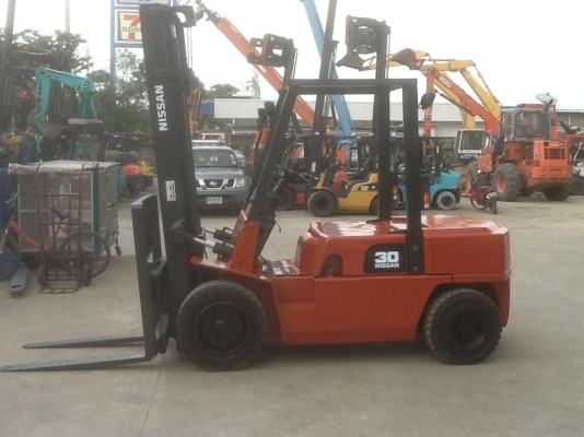 รถยกนิสสัน 3 ตัน เสาสูง 4 เมตร เกียร์ออโต้ เครื่องดีเซล สภาพสมบูรณ์พร้อมใช้งานได้เลย เครื่องดี เกียร์ดี ระบบดี