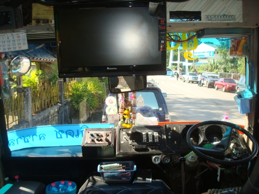 ขายด่วน!รถบัส6ล้อ 8เมตร รถสวยเจ้าของขับเองใช้งานน้อยรับนักเรียนเช้าเย็นสนใจติดต่อได้ตลอด 24.ชม