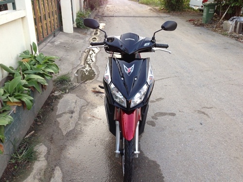 ขาย Honda click สีดำเเดงปี2554 ขาย Honda click สีดำเเดงปี2554