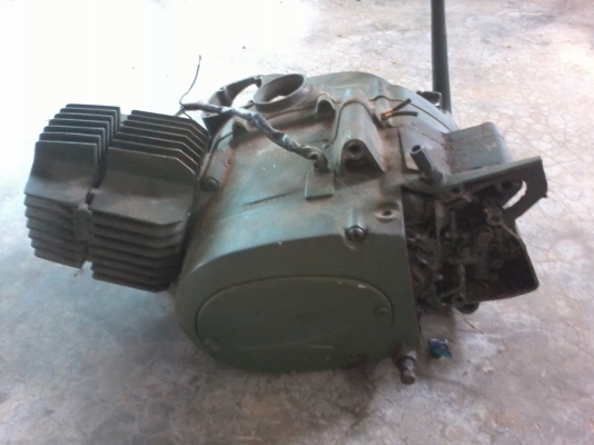 //ขายคนมารับซื้อของเก่าไปแล้วครับเครื่อง suzuki a100 ราคา300บาท//