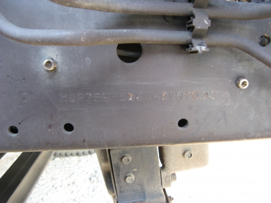 ขาย 6 ล้อ อีซูซุ NQR 175 แรง ยาว 5.50 ม.ปี 2007 พร้อมใช้งาน สภาพกว่า 90 \% สวยกิ๊ป ๆ สนใจชมรถก่อนได้ครับ