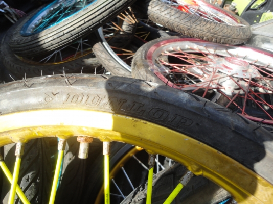 ล้อเนียม+ยางนอกใน+ดุมสภาพ95\%