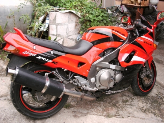ขายคาวา zzr400 75000 สภาพพร้อมใช้ทะเบียนแท้โอนขนส่งเลขสวย