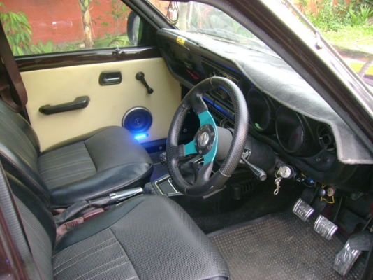 MAZDA 808 4 ประตูสภาพสวย MAZDA 808 4 ประตูสภาพสวย