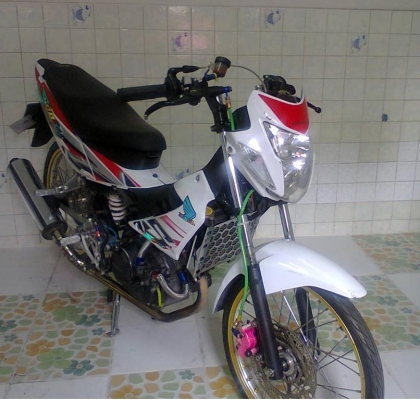ขายHonda Sonic 125cc.   จดทะเบียน 48  พรบ.หมด ธ.ค.55