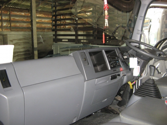 ขาย 6 ล้อ อีซูซุ FRR 190 แรง ตู้ 3 บาน ยาว 5 ม.ปี 2010 พร้อมใช้งาน สภาพกว่า 90 \% สวยกิ๊ป ๆ วิงแค่ 2x,xxx สนใจชมรถก่อนได้ครับ