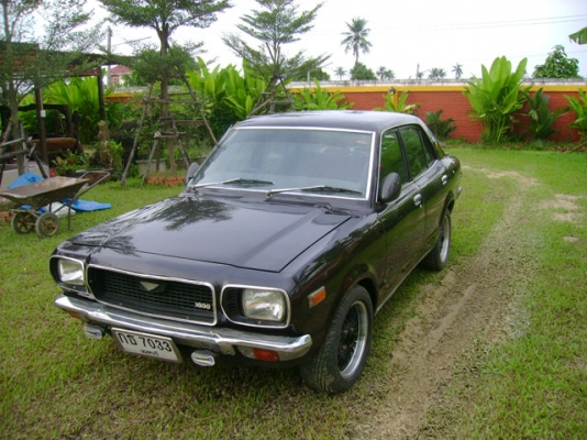 1976 MAZDA 808 4 ประตู สภาพสวย