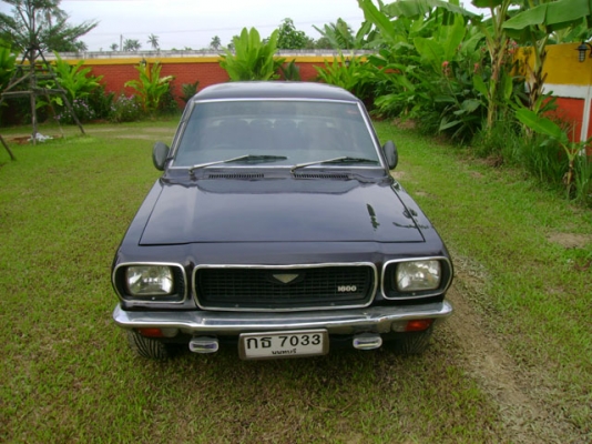 1976 MAZDA 808 4 ประตู สภาพสวย