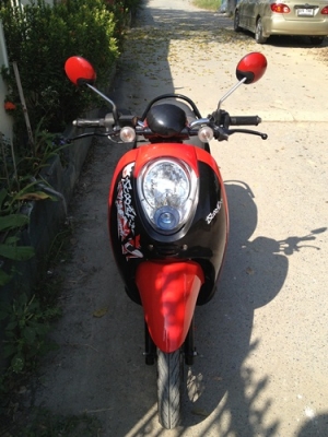 ขายscoopyสีเเดงดำ