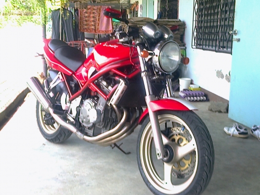 ขายBandit 400 อินวอลแท้ สภาพดีเครื่องแน่น ปี98 โฉมสุดท้ายตัวหายากหรือแลกกับรถบิกไบร์รุ่นไหนก้อได้ลองมาคุยกัน