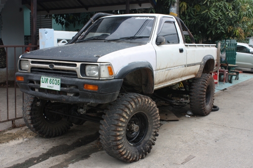 ขาย Toyota Mighty หัวเดียว 4x4 สูงปรี๊ด ลุยป่า ราคาเบาๆ