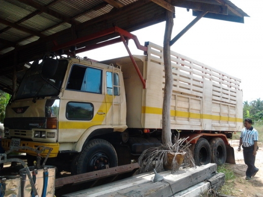 HINO KT 920 - 180 HP 6BF1 สิบล้อดั๊มพ์ 2 เพลา หัวเก๋ง F18 ภายในครบ พวงมาลัยเพาเวอร์ กระบะดั๊มพ์เหล็กคอกสูงเกษตร ช่วงล่างแน่นดี เอกสารเล่มทะเบียนครบพร้อมครับ