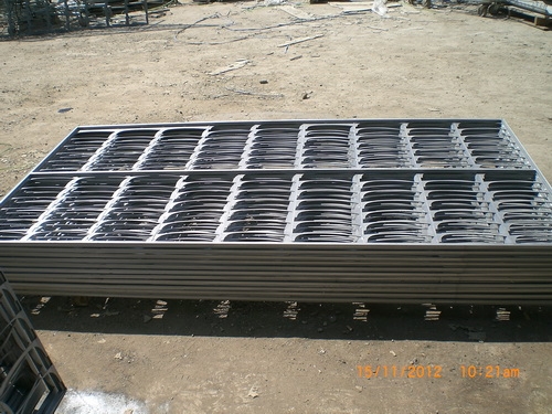 แผ่นเหล็กปั้มทำเป็นตะแกรงรั้วบ้าน,กั้นคอกสัตว์,ราคถูก