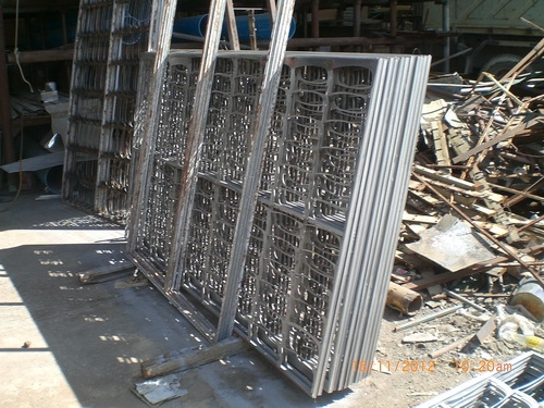 แผ่นเหล็กปั้มทำเป็นตะแกรงรั้วบ้าน,กั้นคอกสัตว์,ราคถูก แผ่นเหล็กปั้มทำเป็นตะแกรงรั้วบ้าน,กั้นคอกสัตว์,ราคถูก