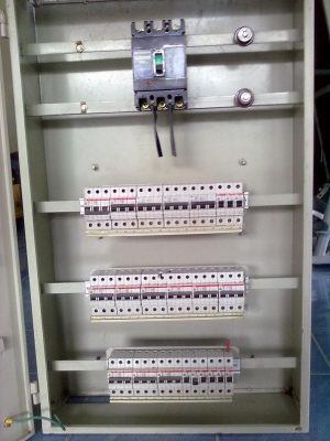 ตู้ไฟ 3 เฟต คุณเล็ก 081-2862861