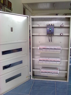 ตู้ไฟ 3 เฟต คุณเล็ก 081-2862861