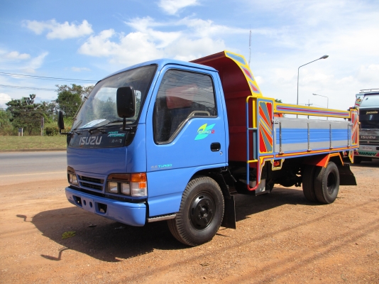 6ล้อดั๊ม NKR 110แรง รถห้าง แอร์ใหม่ สีใหม่ 6ล้อดั๊ม NKR 110แรง รถห้าง แอร์ใหม่ สีใหม่