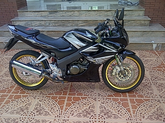 CBR 150 ปี49 ไมล์เหลือง สีดำแรงๆ 36,500บาท