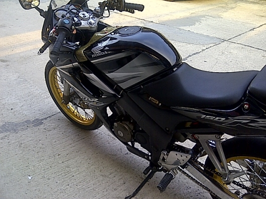 CBR 150 ปี49 ไมล์เหลือง สีดำแรงๆ 36,500บาท
