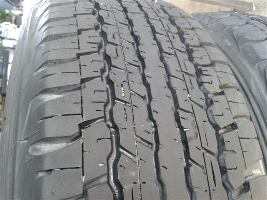 ขายล้อพร้อมยาง Tiger Sportcuiser 4wd  235/75-15 สภาพสวยมากครับ