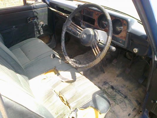 FORD COURIER 1600 MT เบนซิล สภาพดีพร้อมใช้งาน เครื่องดี ภายในเก๋งอุปกรณ์ครบ กระบะมีผุบ้างเล็กน้อย ช่วงล่างคัชซีไม่ผุ เอกสารทะเบียนครบพร้อมโอนครับ