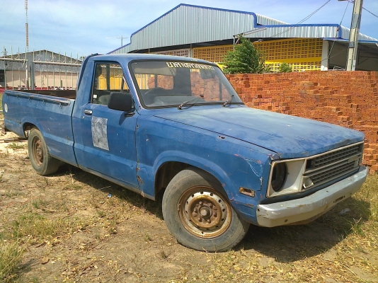 FORD COURIER 1600 MT เบนซิล สภาพดีพร้อมใช้งาน เครื่องดี ภายในเก๋งอุปกรณ์ครบ กระบะมีผุบ้างเล็กน้อย ช่วงล่างคัชซีไม่ผุ เอกสารทะเบียนครบพร้อมโอนครับ