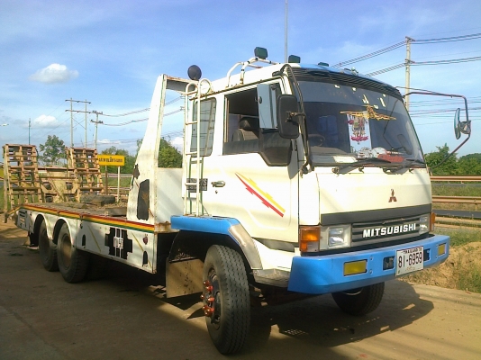 MITSUBISHI FUSO FN527 M-A 190 HP 6D16 รถหางปลาสิบล้อ 2 เพลา มีหางไฮดรอลิกส์ขึ้นรถเกี่ยวครบพร้อมใช้งาน เครื่องแห้งแรงดีไม่มีเยิ้ม ภายในเก๋งสวยครบ พวงมาลัยเพาเวอร์ เบรคทริ๊ปฟี้ ช่วงล่างคัชซีสวยไม่มีดาม ยางสภาพดีมาก ทะเบียนภาษีครบพร้อมโอนครับ