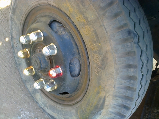 MITSUBISHI FUSO FN527 M-A 190 HP 6D16 รถหางปลาสิบล้อ 2 เพลา มีหางไฮดรอลิกส์ขึ้นรถเกี่ยวครบพร้อมใช้งาน เครื่องแห้งแรงดีไม่มีเยิ้ม ภายในเก๋งสวยครบ พวงมาลัยเพาเวอร์ เบรคทริ๊ปฟี้ ช่วงล่างคัชซีสวยไม่มีดาม ยางสภาพดีมาก ทะเบียนภาษีครบพร้อมโอนครับ