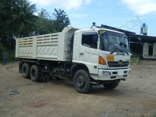 รถบรรทุก 10 ล้อดั๊มพ์ ยี่ห้อ HINO MEGA 320 แรงม้า มีหัวลำโพงระบบลากจูง