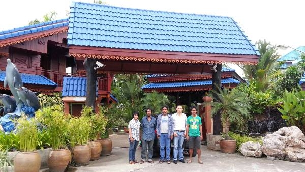 รถบรรทุก 10 ล้อดั๊มพ์ ยี่ห้อ HINO MEGA 320 แรงม้า มีหัวลำโพงระบบลากจูง