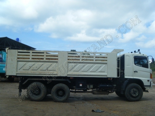 รถบรรทุก 10 ล้อดั๊มพ์ ยี่ห้อ HINO MEGA 320 แรงม้า มีหัวลำโพงระบบลากจูง