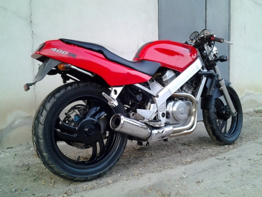 เอาใจคนงบน้อย//// honda Bros400 + ทะเบียนโอนขนส่ง สภาพสวยๆ ////