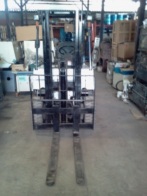 ขายรถโฟล์ีคลิฟต์ NISSAN 2.5 ตัน ไฟฟ้า โทร 084-055-7743