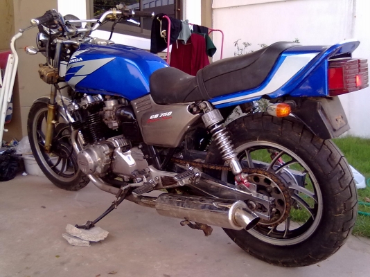ขาย cb750 แต่ง Four 30,000 ด่วนครับ รายละเอียดด้านใน
