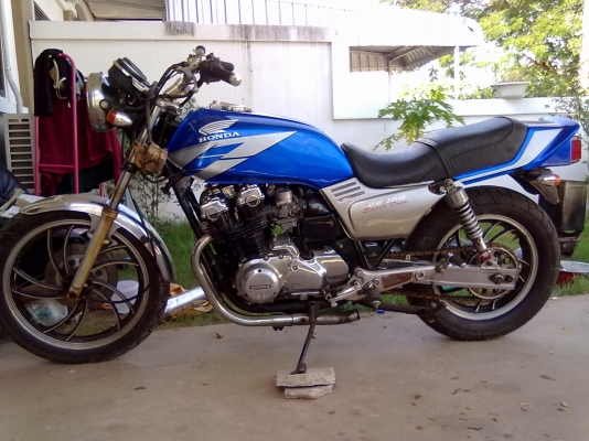 ขาย cb750 แต่ง Four 30,000 ด่วนครับ รายละเอียดด้านใน