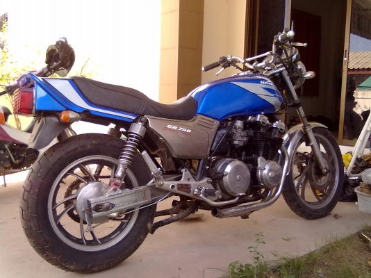 ขาย cb750 แต่ง Four 30,000 ด่วนครับ รายละเอียดด้านใน